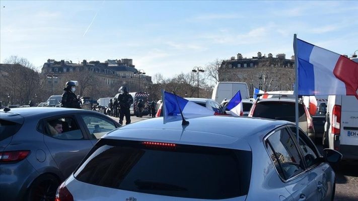 “Karvani i lirisë” në Paris/ Mijëra protestues bllokuan rrugët, përleshje me forcat e policisë