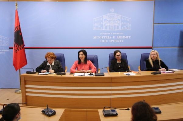 Ministria e Arsimit publikon datat e provimeve të Maturës Shtetërore