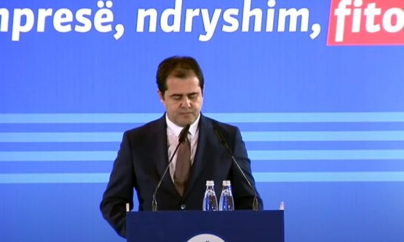 Prezantimi i kandidatit në Durrës/ Bylykbashi akuza Bashës: Duhej të ishim këtu para 3 vitesh