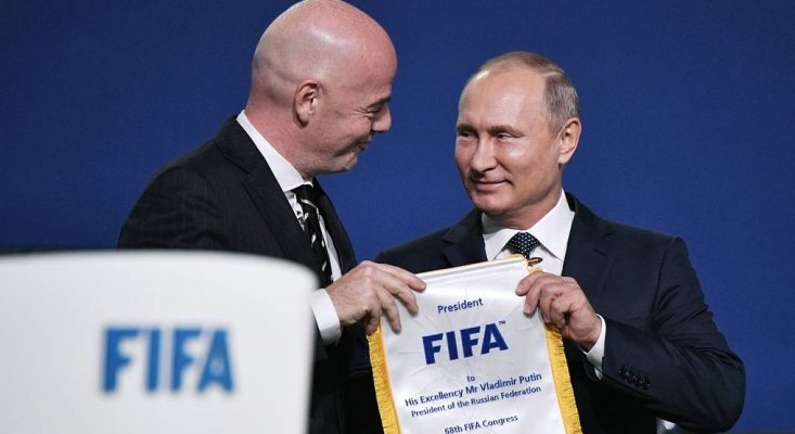 FIFA dhe UEFA përjashtojnë Rusinë nga të gjitha kompeticionet e futbollit