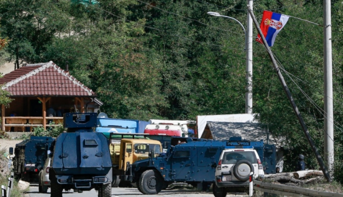 Policia e Kosovës rrit kapacitetet në veri; Serbia reagon
