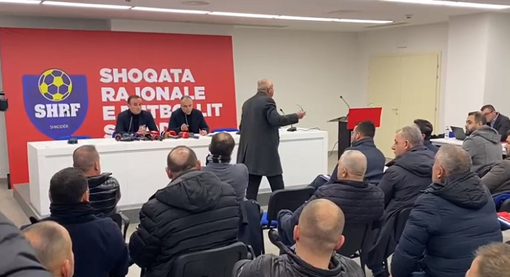Zhvillohen zgjedhjet për Shoqatën Rajonale të futbollit në Shkodër/ Njeri nga kandidatët debat për praninë e medias