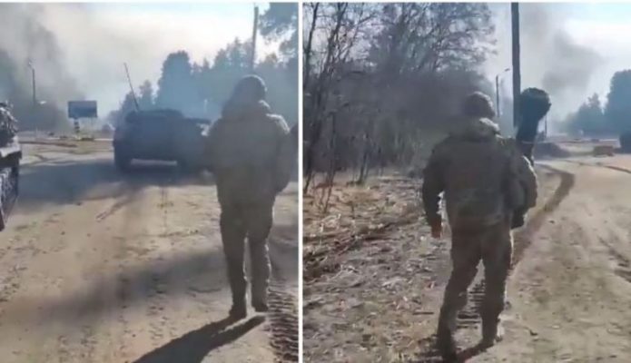 Video-Ushtari ukrainas nuk i trembet plumbave/ Gjurmon me raketë në krah tanket rusë