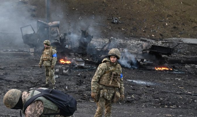 Rusia intesifikon sulmet rreth Kievit dhe Kharkivit/ frikë për masakër ndaj civilëve