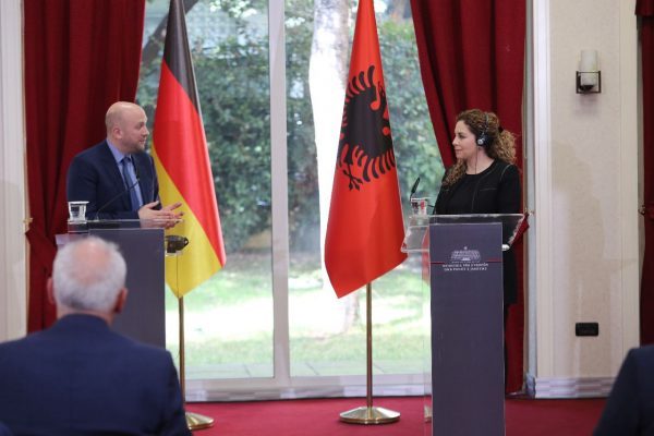 “Gjermania, në krah të Shqipërisë”/ I dërguari i Berlinit për Ballkanin: Shqipëria ka bërë progres