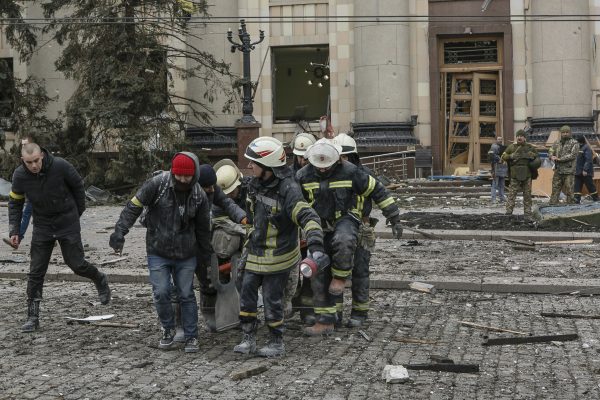 Bombardime dhe viktima; rusët marrin qytetin Kherson/ Presidenti Zelensky: Kemi vrarë 9 mijë ushtarë