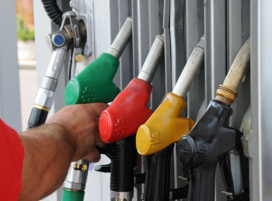 Balluku: Frenojmë spekullimin me çmimet e karburantit, Akt-Normativ me  fuqi dymujore