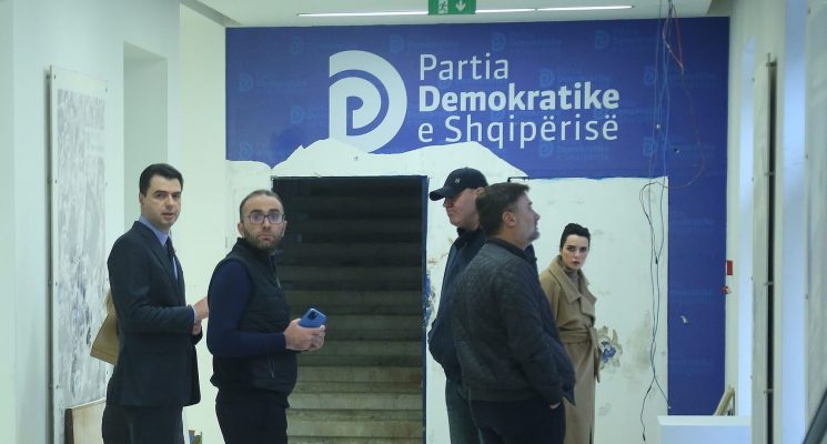 Basha në “gijotinë”, shumica e deputetëve i kërkojnë largimin