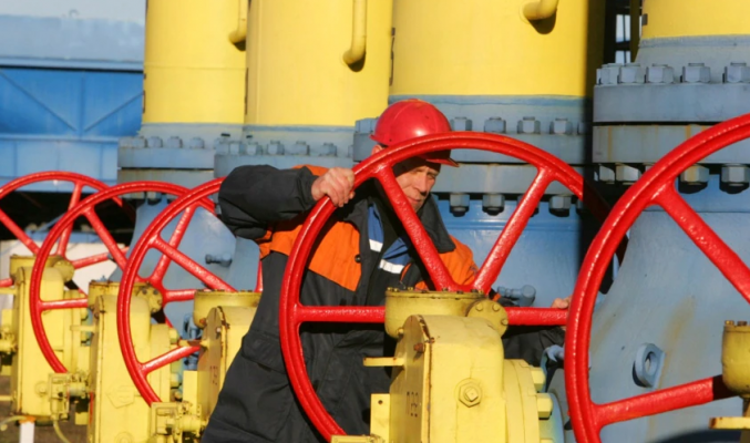 Evropa vazhdon të importojë gaz natyror dhe naftë nga Rusia