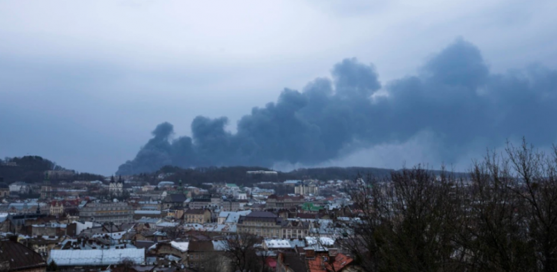 Bombardime mes rusëve dhe ukrainasëve në Lviv
