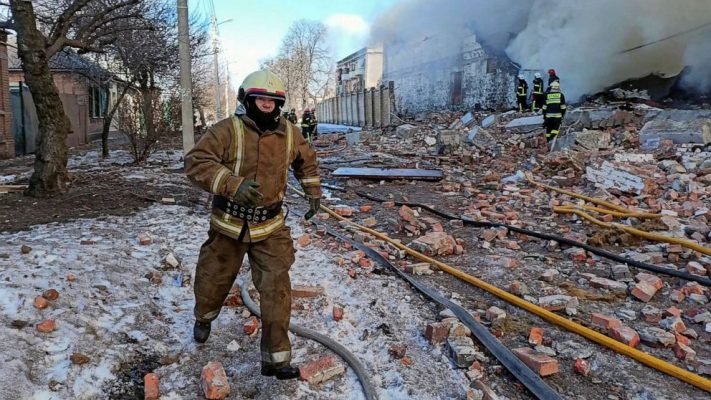Forcat ruse bombardojnë teatrin ku strehoheshin civilët