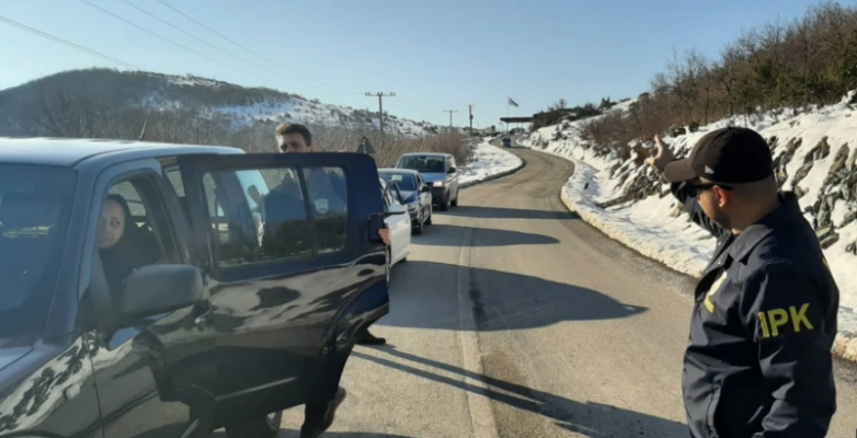Kosova arreston 50 zyrtarë për korrupsion