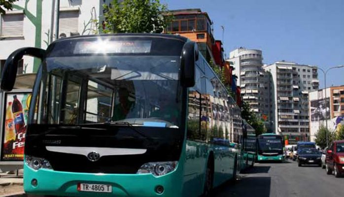 Falsifikonin bileta transporti në Tiranë, prangoset faturino 25 vjeç, dy në kërkim