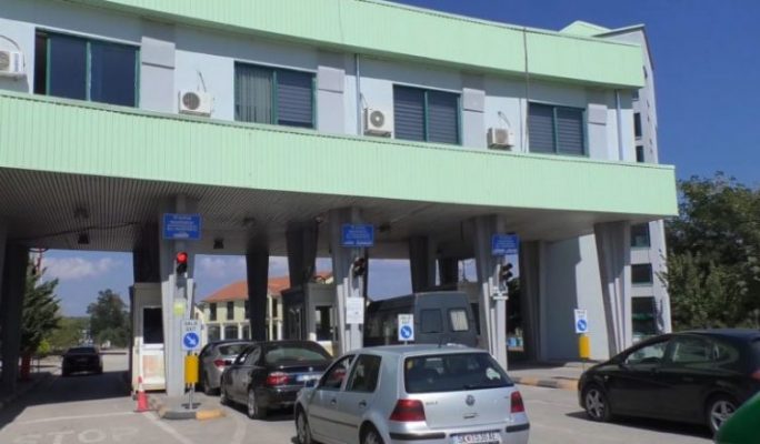 Lufta në Ukrainë/ Vijnë në Shqipëri refugjatët e parë