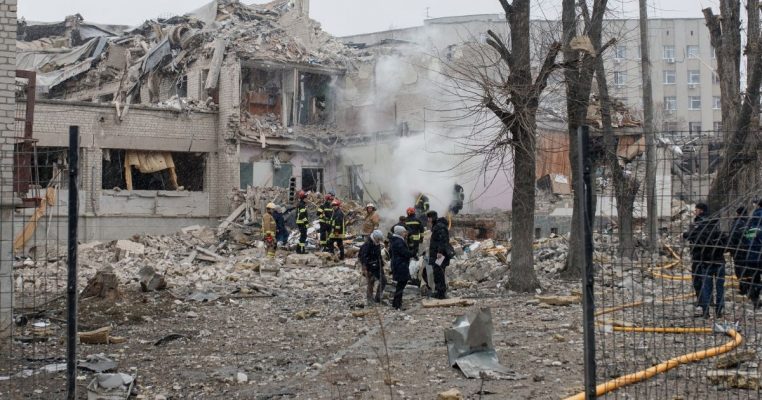 Po prisnin në radhë për të blerë bukë, masakër në veri të Kievit, vriten 10 civilë