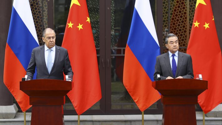 Ministri rus viziton Kinën: S’do të lejojmë që SHBA ta bëjë Ukrainën një Afganistan të dytë 