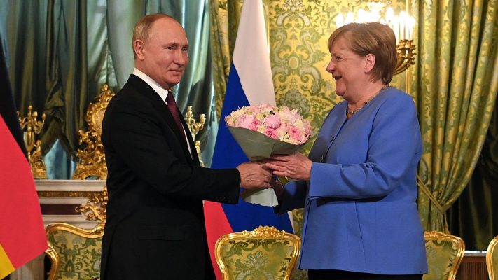 Ish-mbështetësi i Putin: Merkel dhe presidenti i Kinës mund të ndërmjetësojnë për një zgjidhje