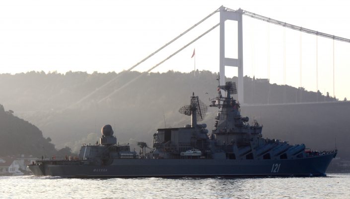 Turqia ndalon anijet luftarake ruse/ Erdogan “kyç” ngushticën e Bosforit