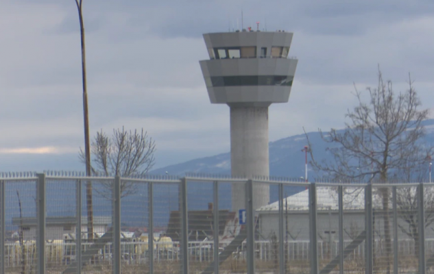 Hapësira ajrore e Kosovës mbetet e hapur për avionët rusë