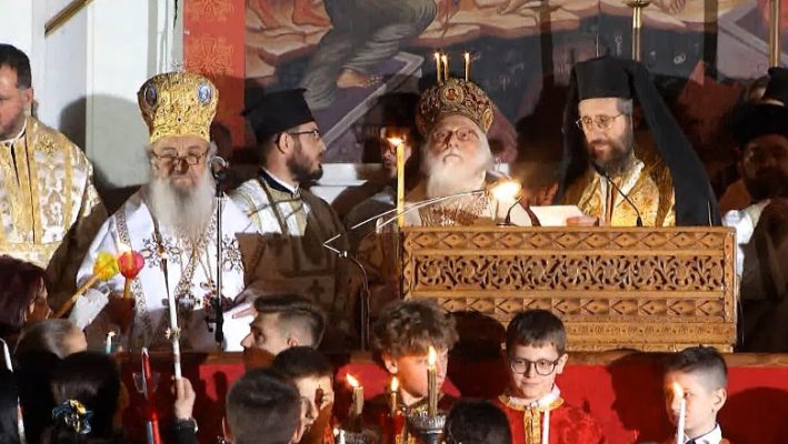 Festohet Pashka ortodokse/ Janullatos: Krishti u ngjall, merrni dritë nga drita e Perëndisë