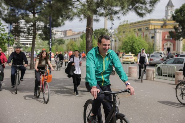 “Orange Bike Week”, Veliaj: Para 7 vitesh Tirana s’kishte asnjë korsi biçikletash, sot ka 52 kilometra