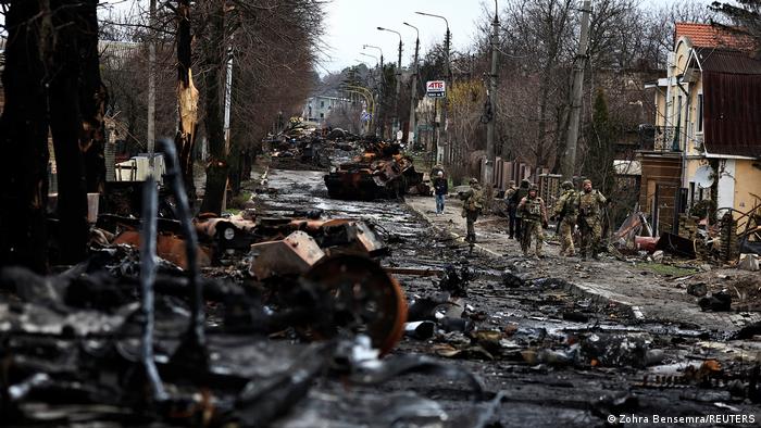 Luftë e ashpër për Donbasin, rusët bombardojnë dhe hedhin raketa edhe mbi civilët