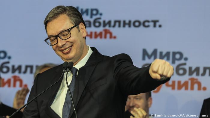 Brukselin apo Moskën? Vendos, zoti Vuçiç