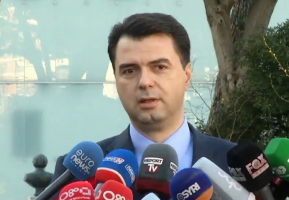 Berisha e akuzoi se ka aksione në Portin e Durrësit/ Reagon Basha: Non grata hap thesin e mashtrimeve kur fsheh diçka