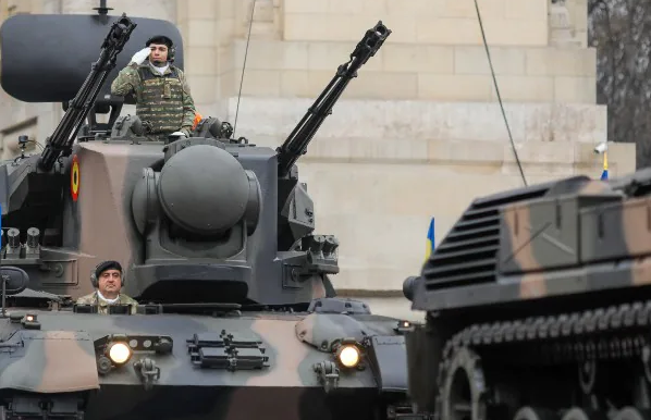 Thirrja e kryediplomates britanike: Dërgoni tanke, avionë ushtarakë dhe armë të tjera në Ukrainë