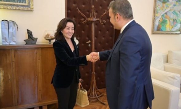 Yuri Kim takohet me guvernatorin e Bankës së Shqipërisë-së, Gent Sejko