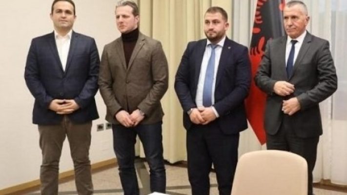 Nga tre deputetë, tani asnjë shqiptar në parlamentin serb/ Shqiptarët garuan të ndarë