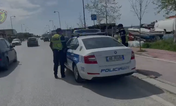 Policia pajiset me lexuesin automatik të targave/ Kapen 58 automjete që kishin deri në 15 gjoba pa shlyer