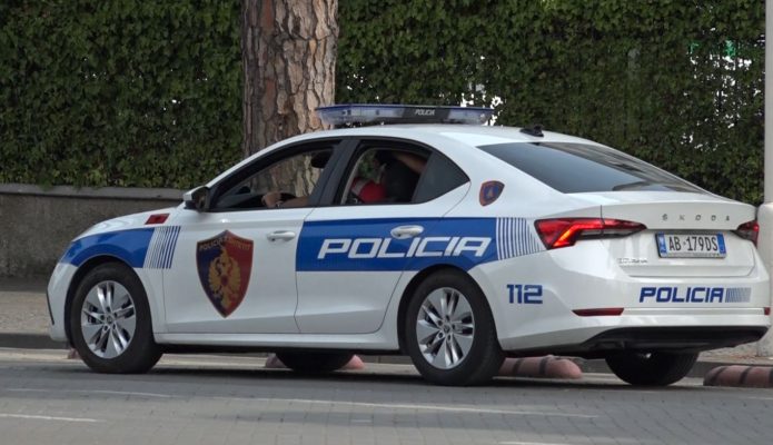 Makina përplas të miturin në Tiranë