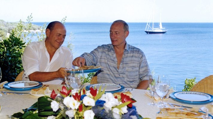Berlusconi i zhgënjyer nga Putin: E dija njeri të paqes! Ai duhet të përballet me…