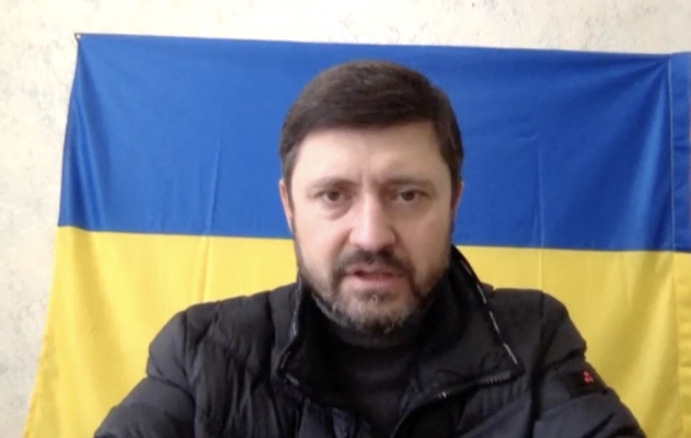 Kryebashkiaku i Mariupolit: Forcat ruse po djegin trupat për të fshehur krimet