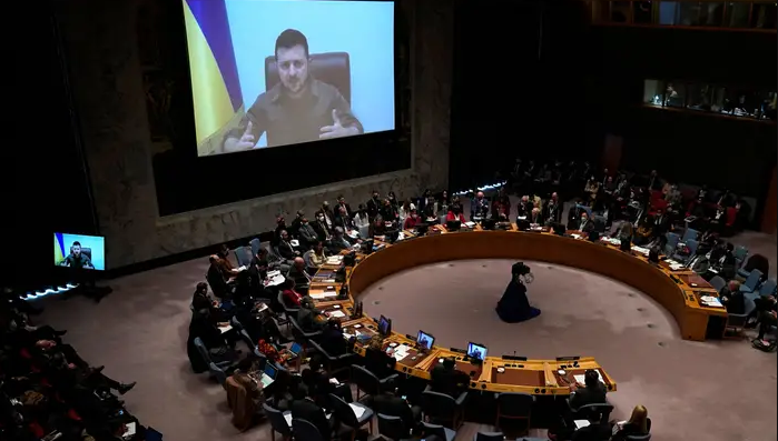 Zelensky kërkon largimin e Rusisë nga OKB: Minon paqen globale