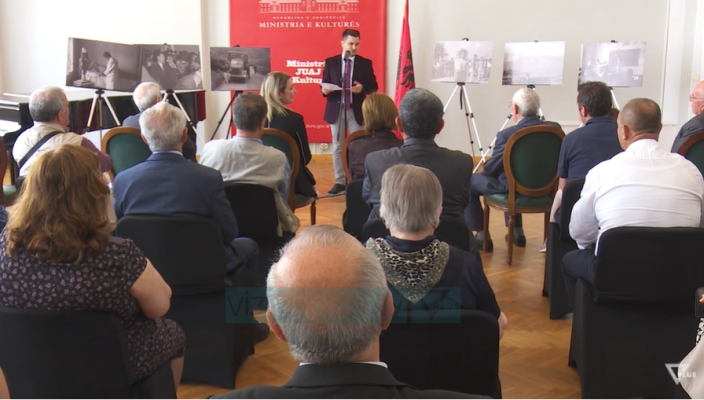 Pasurohet fototeka “Marubi”/ Fondi i Safet dhe Gjylzade Dokle i dhurohet muzeut