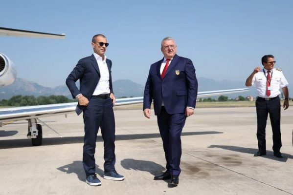 Finalja e Conference League/ Mbërrin në Tiranë presidenti i UEFA Alexandër Ceferin dhe Zvonimir Boban