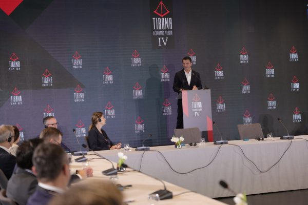 Forumi Ekonomik i Tiranës, Veliaj: “Industria digjitale është e ardhmja, synimi i qytetit është të kemi 10 mijë kodues në Tiranë”