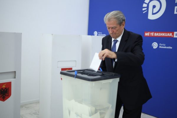 Zgjidhet Kryesia e re e PD/ Berisha: Refuzojmë pazaret me Ramën