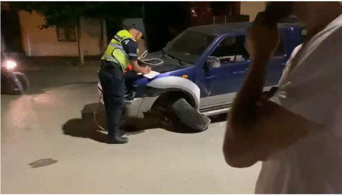 Aksident gjatë natës në Vlorë/ Përplasen dy automjete, nuk ka të lënduar