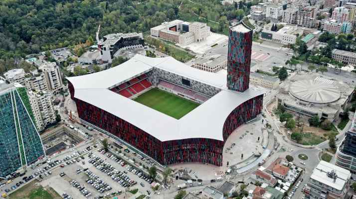 Tirana nis përgatitjet për finalen historike të “Conference League”, Roma-Feyenoord