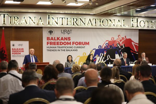 “Trafikimi i qenieve njerëzore në Ballkan”/ Yuri Kim: Shqipëria ka bërë progres