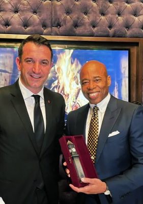 Veliaj takon kryebashkiakun e Nju Jorkut: Pas “Fan Nolit”, një tjetër rrugë do të marrë emrin “Skënderbeu”