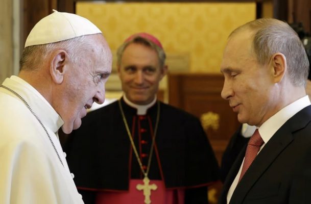 Putin: Perëndimi jo armë Ukrainës; presidenti rus nuk i përgjigjet telefonatave të Papës