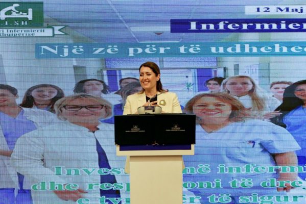 Mbi 4400 mijë infermierë të punësuar me portal, Manastirliu: Me autonominë spitalore, pagesa sipas performancës