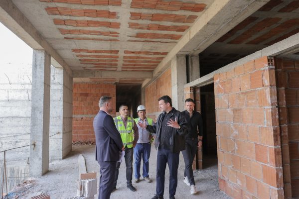 Shkolla e re “Kiço Blushi” në Tiranë hapet në shtator, do të presë 1300 nxënës