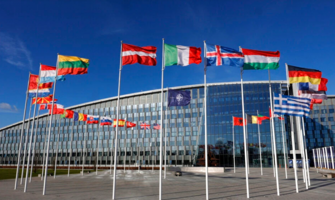 Rrethanat që po shtyjnë Finlandën dhe Suedinë drejt anëtarësimit në NATO