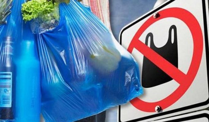 Shqipëria pa qese plastike/ Biznesi ankohet për kostot, qytetarët bëjnë gati çantat