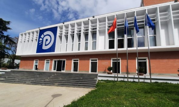 Hapen primaret për tre bashkitë kryesore, PD fton kandidatë për Tiranën, Durrësin dhe Elbasanin